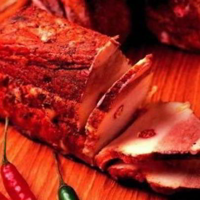 Сало соленое в луковой шелухе