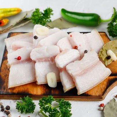 Сало в банке в рассоле с чесноком