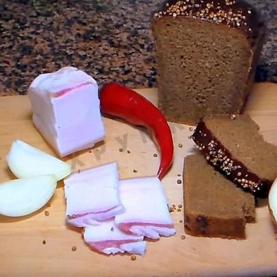 Сало в рассоле с чесноком
