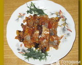 Соленая сельдь под соусом
