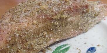 соленое сало с перцем и чесноком