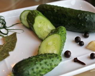 Вкусные малосольные огурцы