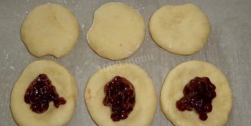 булочки с вареньем дрожжевые