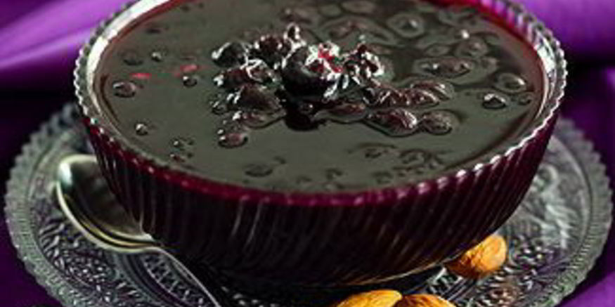 Рецепт смородинового варенья на миндальном сиропе в мультиварке