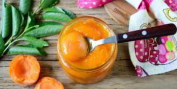 варенье из абрикосов с листьями вишни