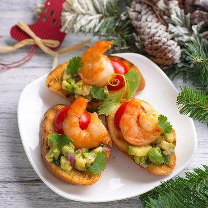 Брускетта с гуакамоле и креветками