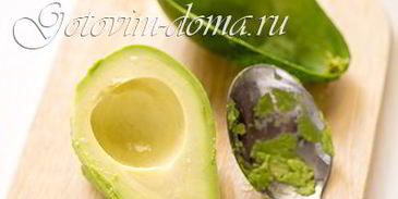 брускетта с гуакамоле и креветками