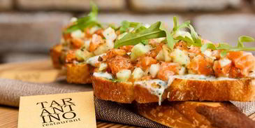 брускетта с лососем и сливочным сыром