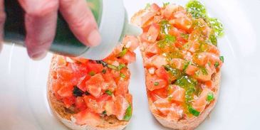 брускетта с лососем