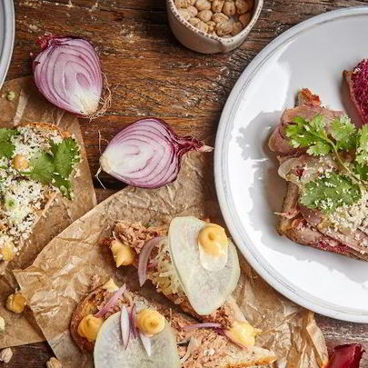 Брускетта с тунцом