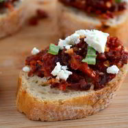 Рецепт Брускетты с вялеными помидорами