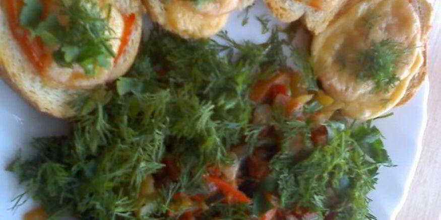 Рецепт горячих бутербродов с овощами и сыром