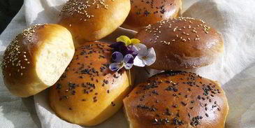 булочки для бургеров и капустный салат