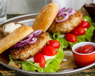 Бургер из курицы и индейки