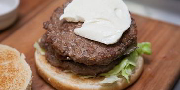 бургер с двумя котлетами