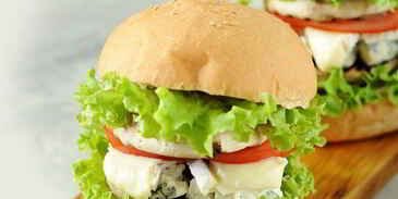 бургер с портобелло и голубым сыром