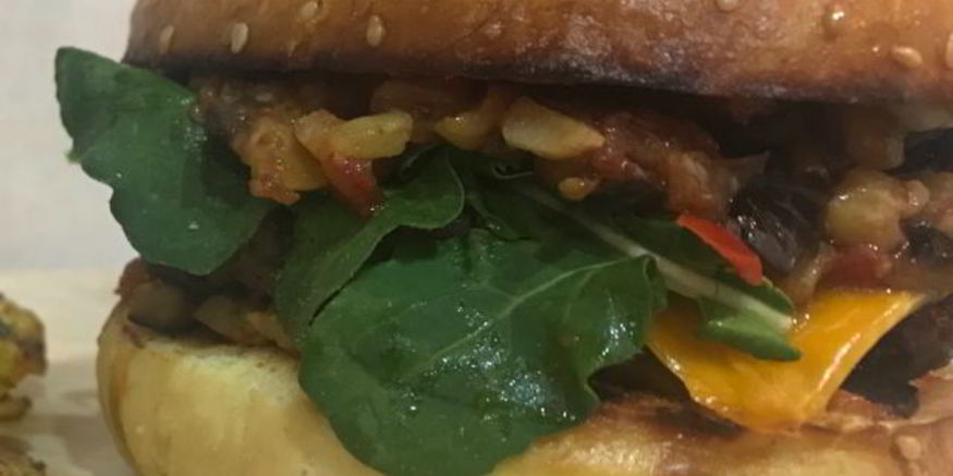 Рецепт бургера солнечного с баклажаном и помидорами