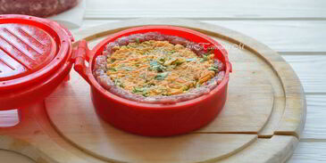 бургеры гриль с морковной начинкой