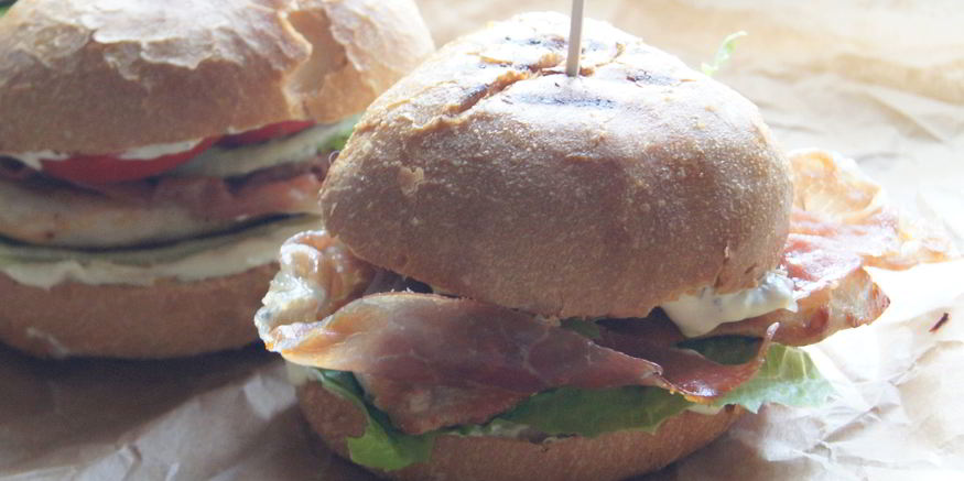 Рецепт бургеров с курицей и беконом