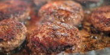 бургеры с мясом, виски и халапеньо