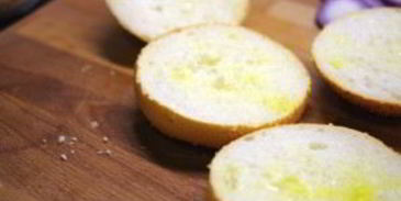 бургеры с тушеным мясом