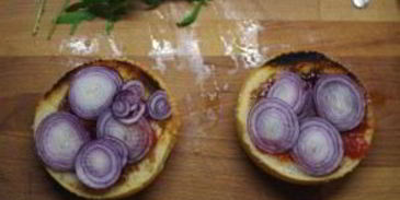 бургеры с тушеным мясом