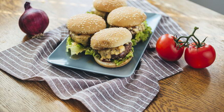 Рецепт домашних бургеров с котлетой