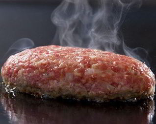 Домашняя котлета для бургера с зеленым луком и овсянкой