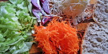 двойной чикен-бургер на ржаной чиабатте