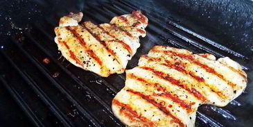 двойной чикен-бургер на ржаной чиабатте