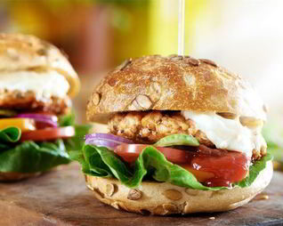 Гамбургер с лососем