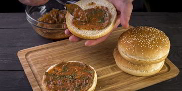 гамбургер с пикантной заправкой