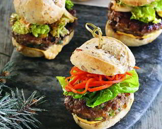 Мини-бургеры из свинины в азиатском стиле