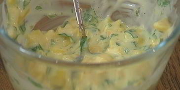 рыбный гамбургер с манго-майонезом