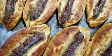 баварские бутерброды-булочки с колбасой