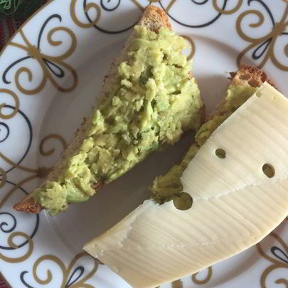 Бутерброд с авокадо