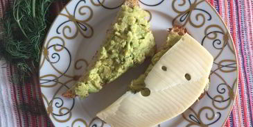 бутерброд с авокадо