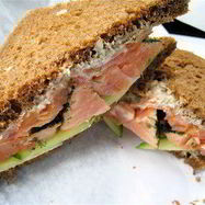 Рецепт Бутерброда с семгой и огурцом