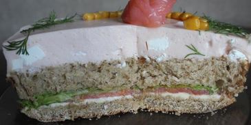 бутербродный торт-мусс со слабосоленым лососем и фетой