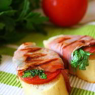 Рецепт Бутербродов-гриля с помидорами и беконом