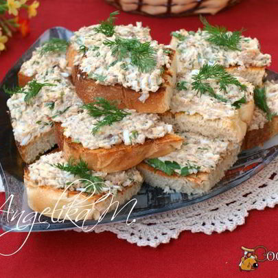 Бутерброды с сардинами и плавленым сыром