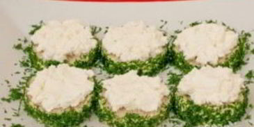 бутерброды с семгой и красной икрой