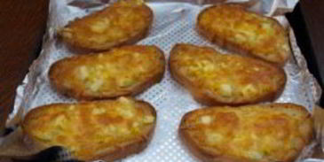 бутерброды с сыром и чесноком