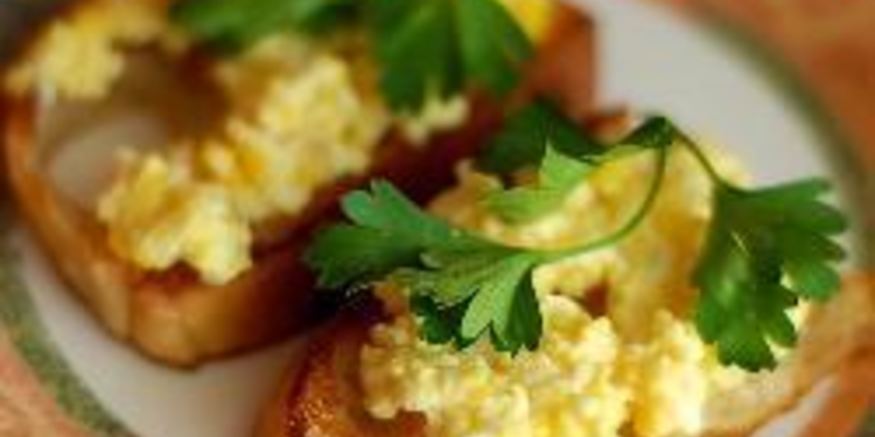 Рецепт бутербродов с яйцом и сыром