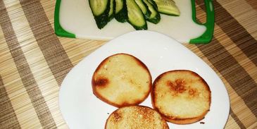 бутерброды со шпротами и огурцом