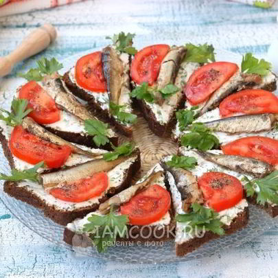 Бутерброды со шпротами и творожным сыром