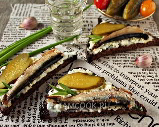 Бутерброды со шпротами с черным хлебом