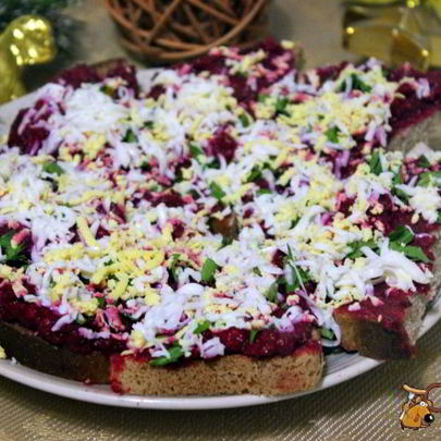 Бутерброды со свекольно-селедочной намазкой