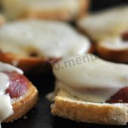 Рецепт Горячих бутербродов с сосиской и сыром