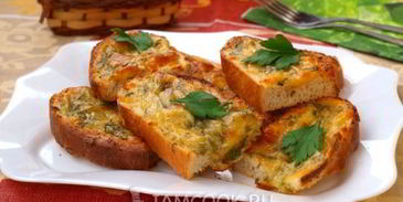 горячие бутерброды с сыром и зеленью